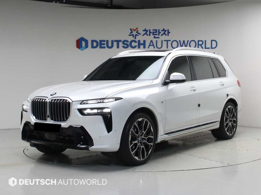 BMW X7 — photo 01