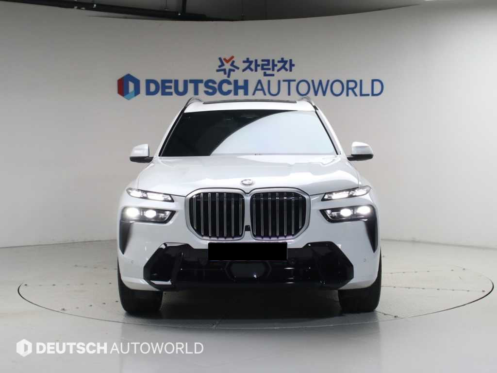 BMW X7 — photo 03