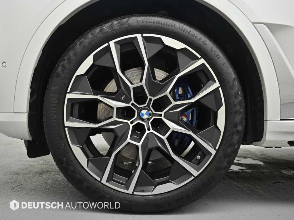 BMW X7 — photo 05
