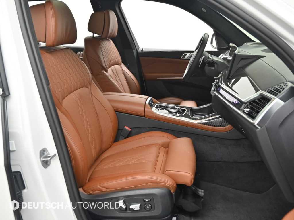BMW X7 — photo 10