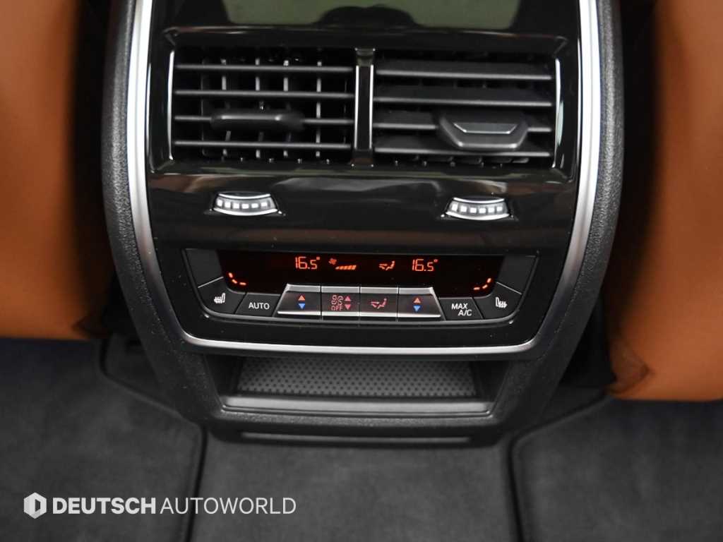 BMW X7 — photo 16