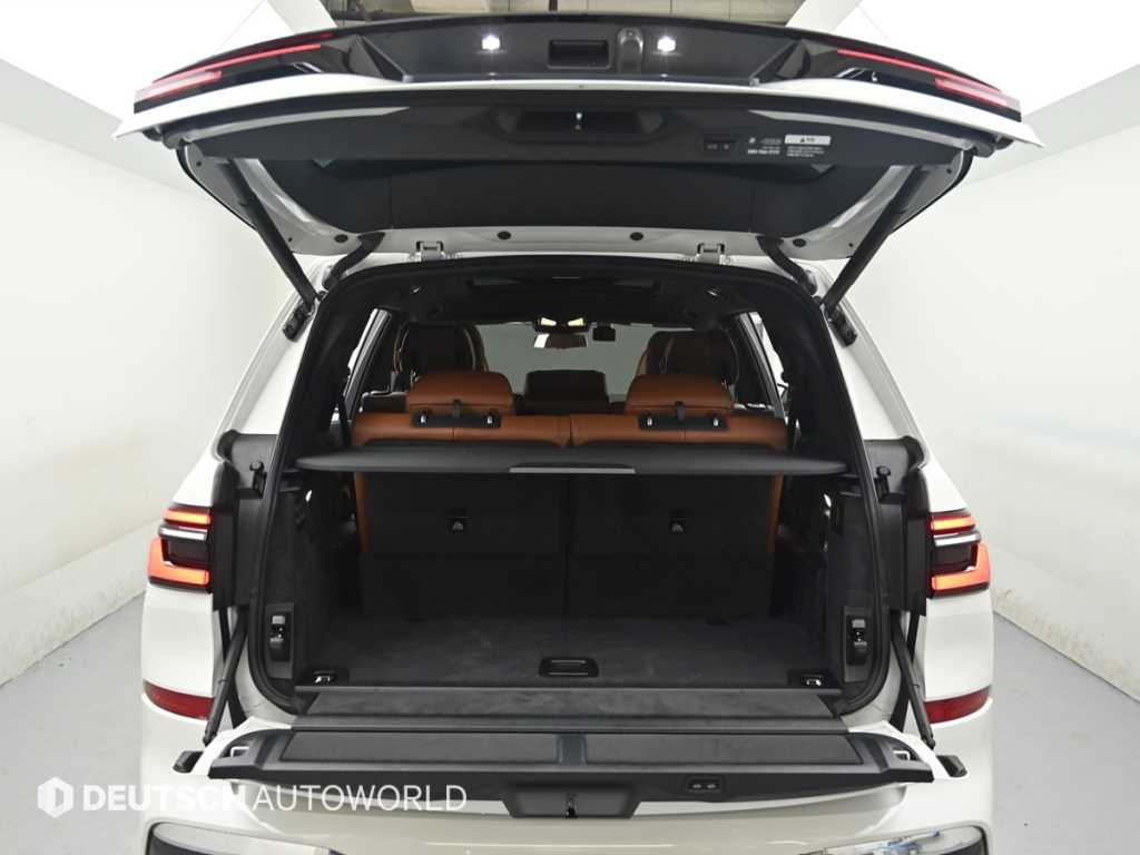 BMW X7 — photo 19