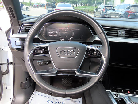 Audi e-tron — photo 08