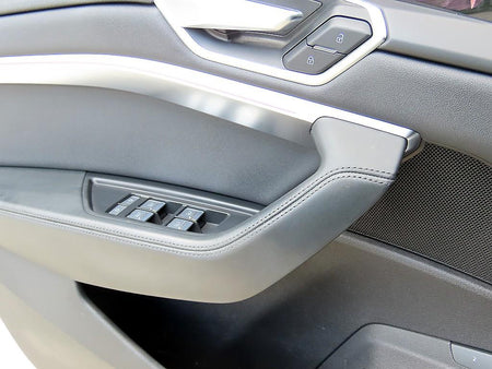 Audi e-tron — photo 12