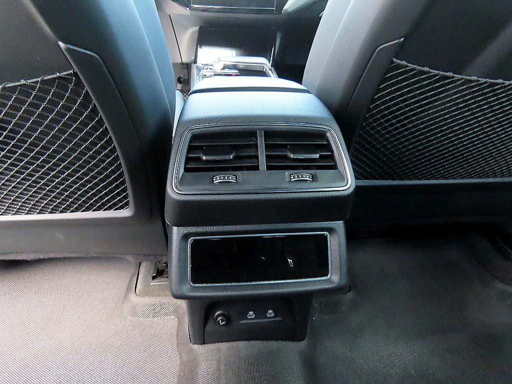 Audi e-tron — photo 14