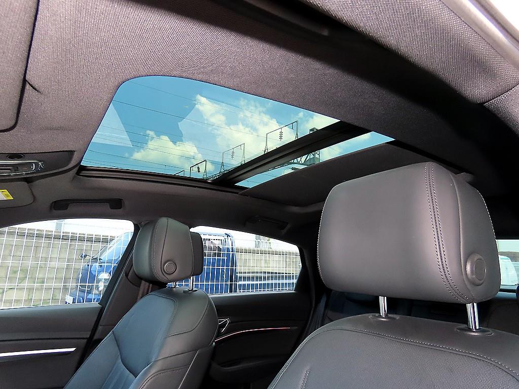 Audi e-tron — photo 15