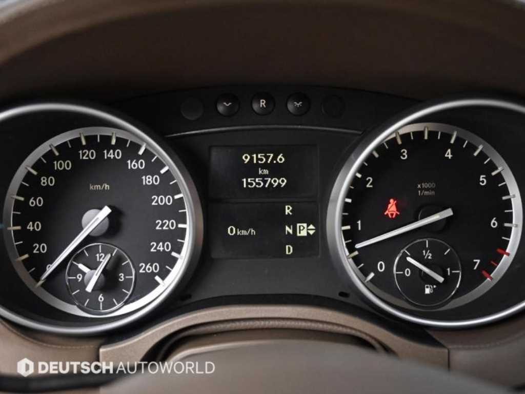 Mercedes-Benz GL-Class — photo 08