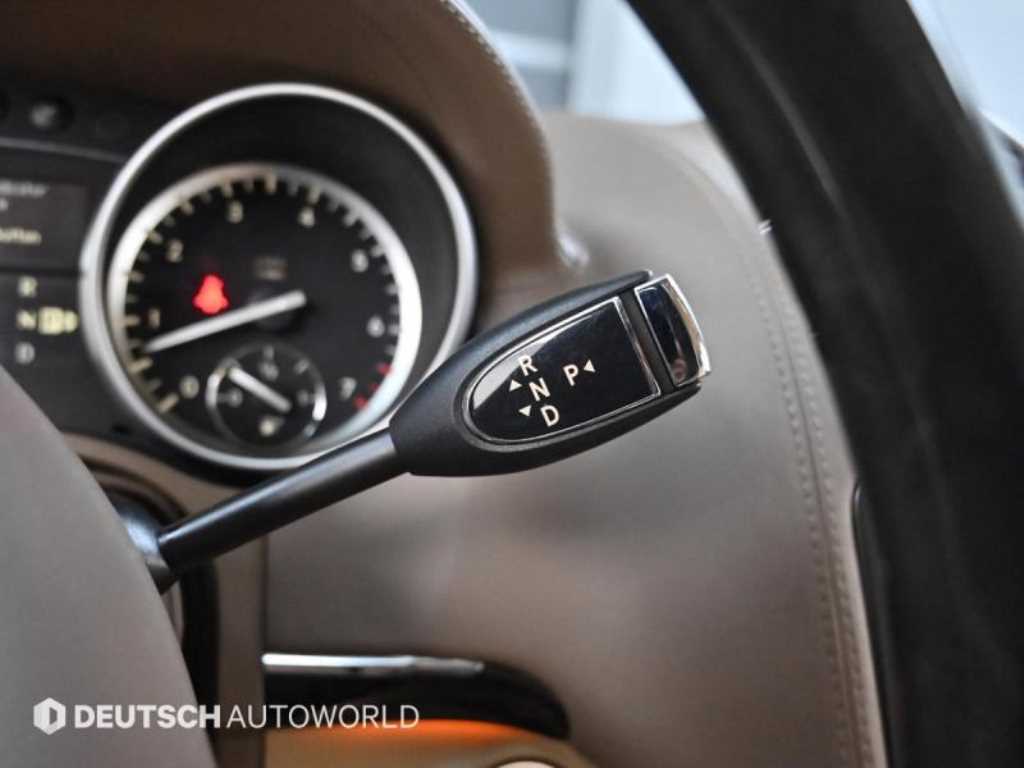 Mercedes-Benz GL-Class — photo 09