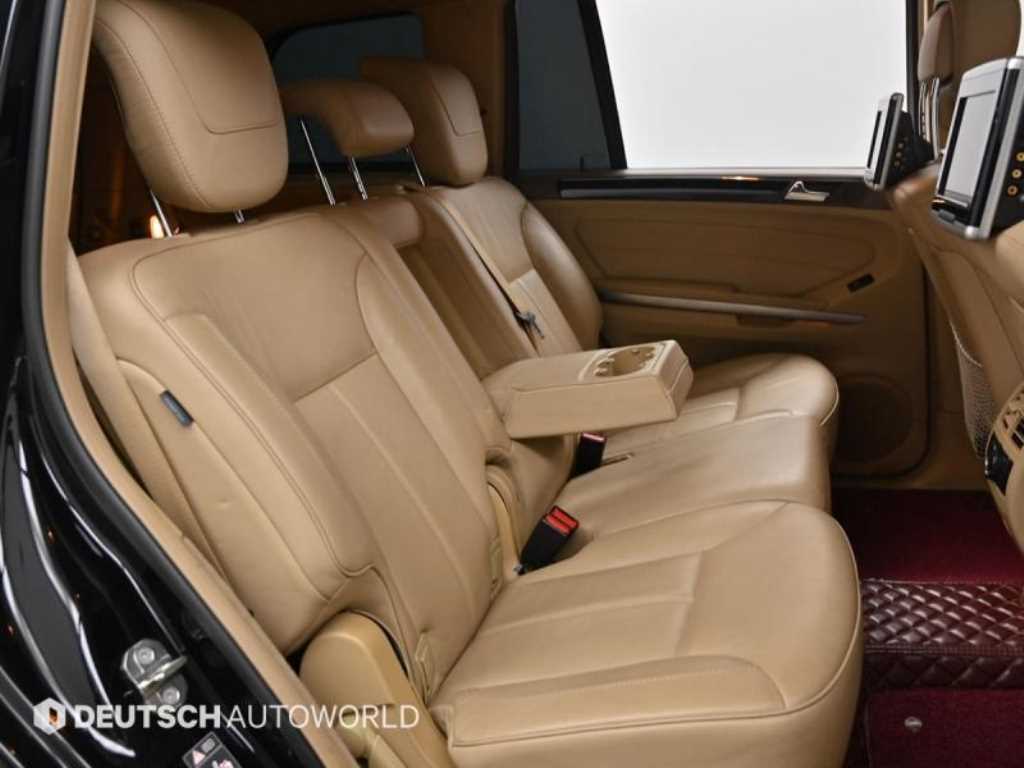 Mercedes-Benz GL-Class — photo 12