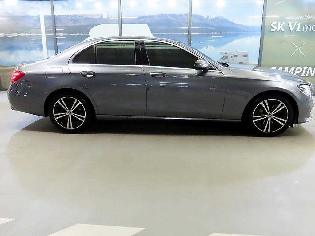 Mercedes-Benz E-Class — photo 03