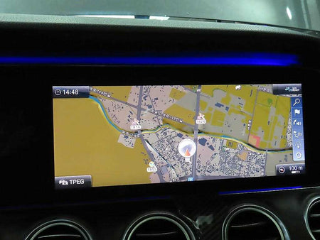 Mercedes-Benz E-Class — photo 13