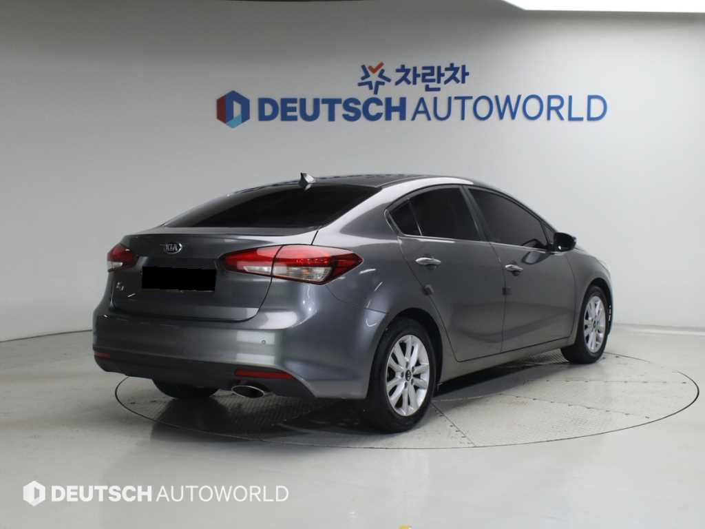 Kia K3 — photo 02