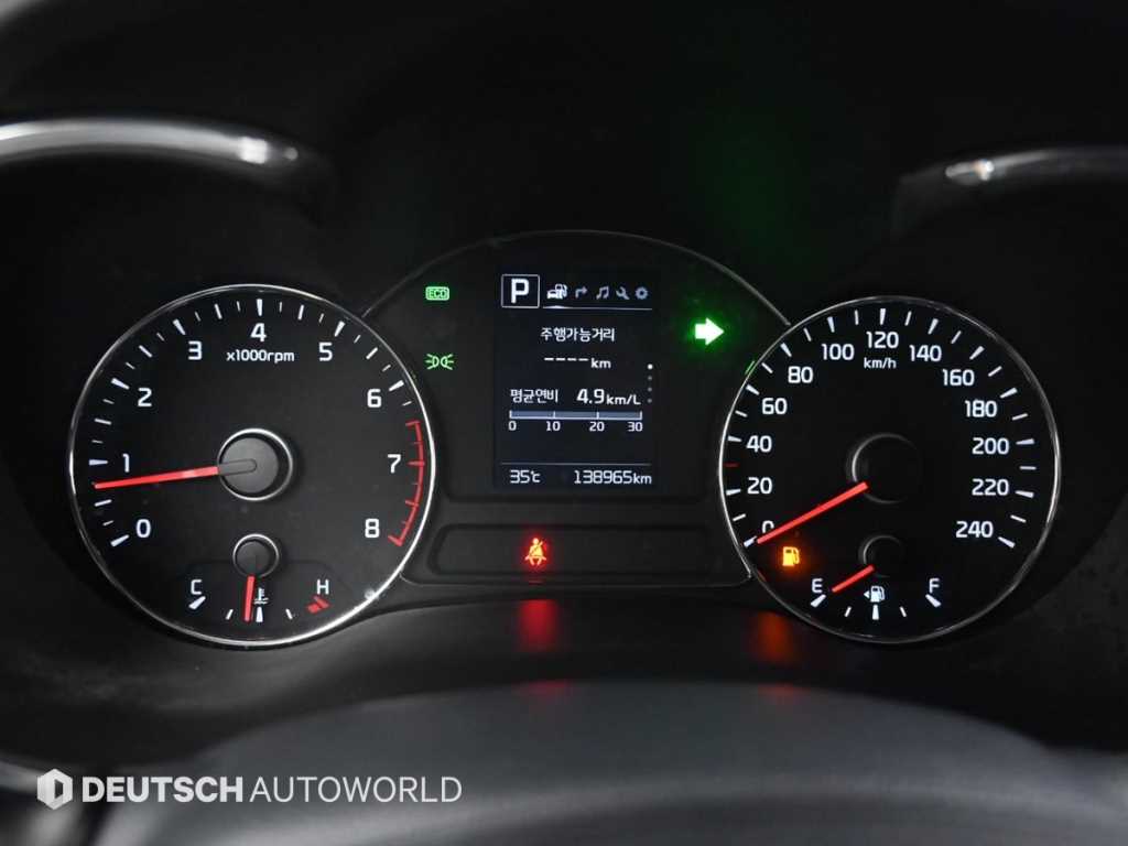 Kia K3 — photo 09