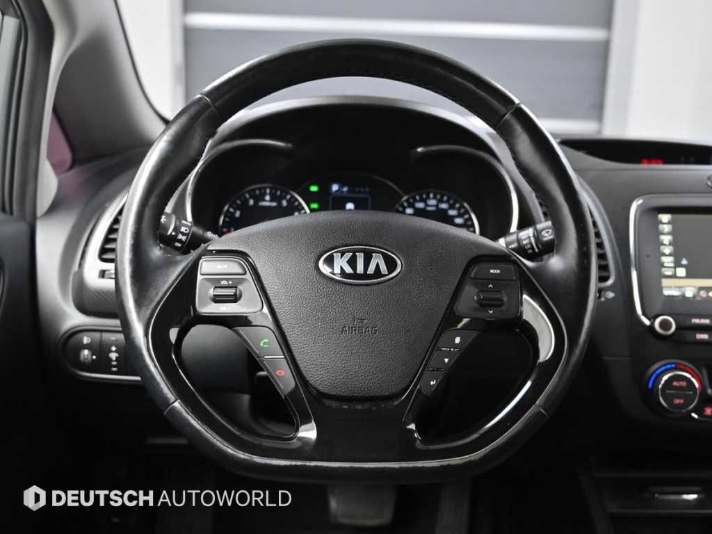 Kia K3 — photo 15