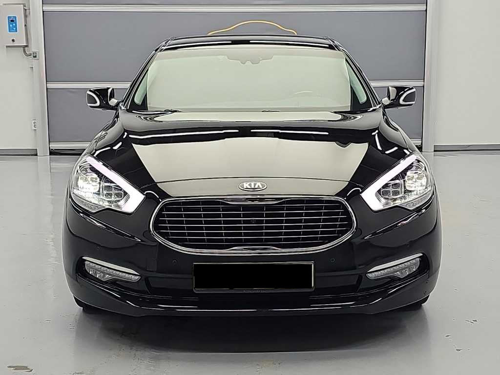 Kia K9 — photo 02