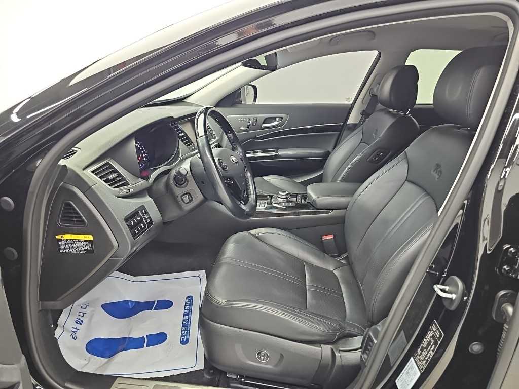 Kia K9 — photo 11