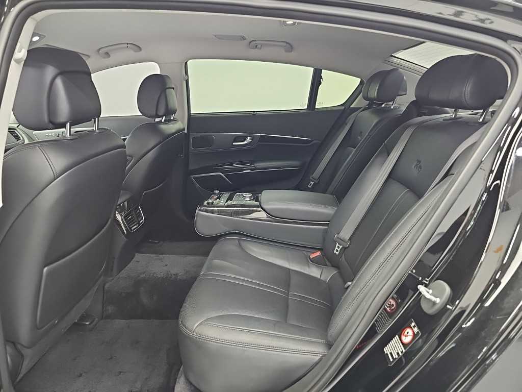 Kia K9 — photo 12