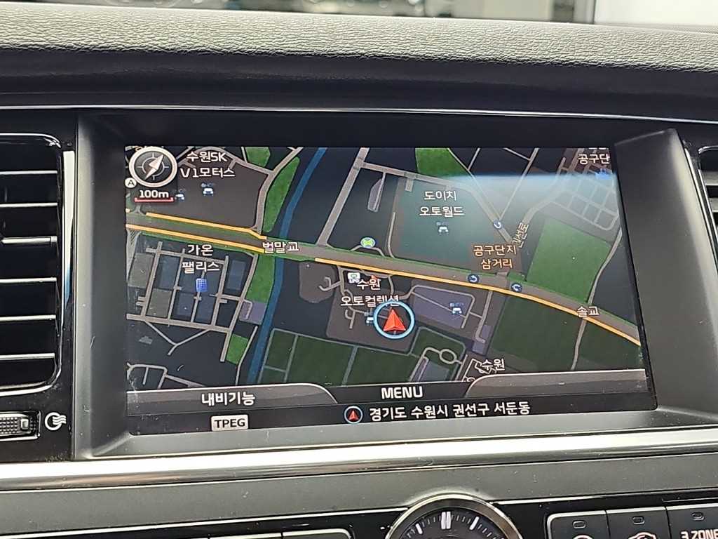 Kia K9 — photo 14