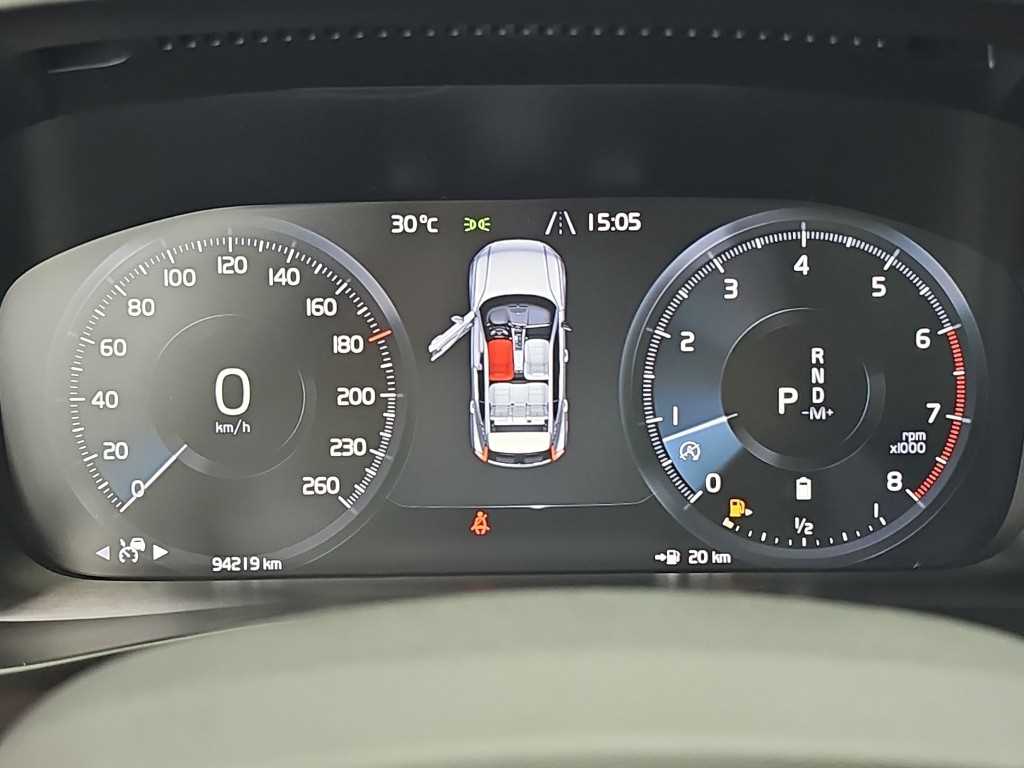 Volvo XC40 — photo 06