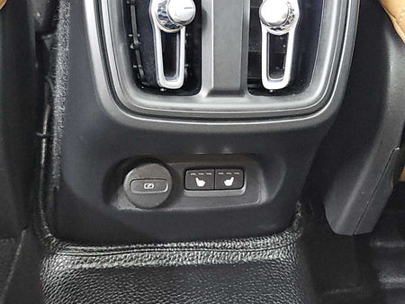 Volvo XC40 — photo 13