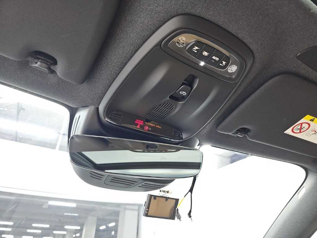 Volvo XC40 — photo 17