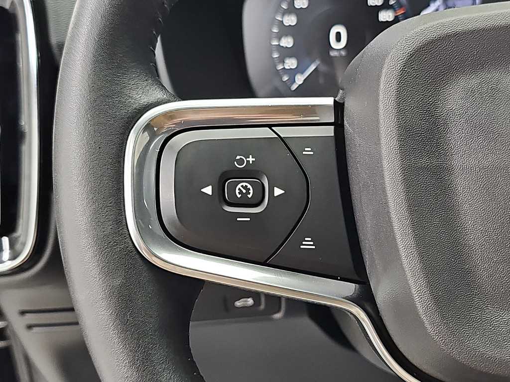 Volvo XC40 — photo 18