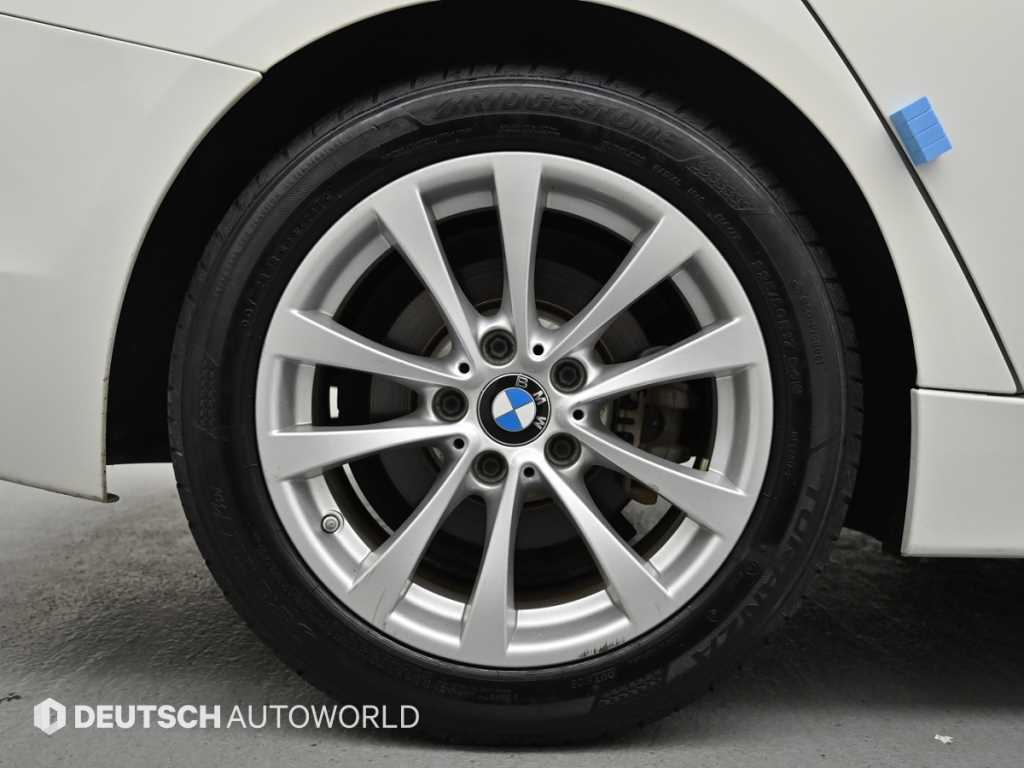 BMW 3-Series — photo 05