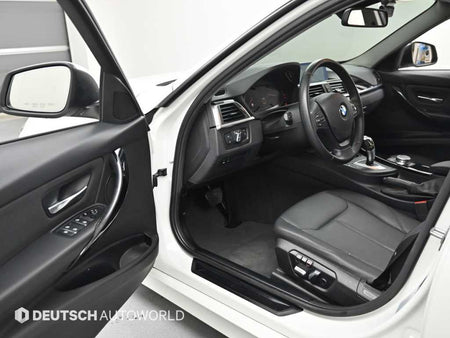BMW 3-Series — photo 11