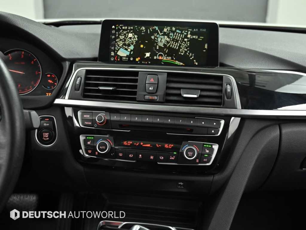 BMW 3-Series — photo 14