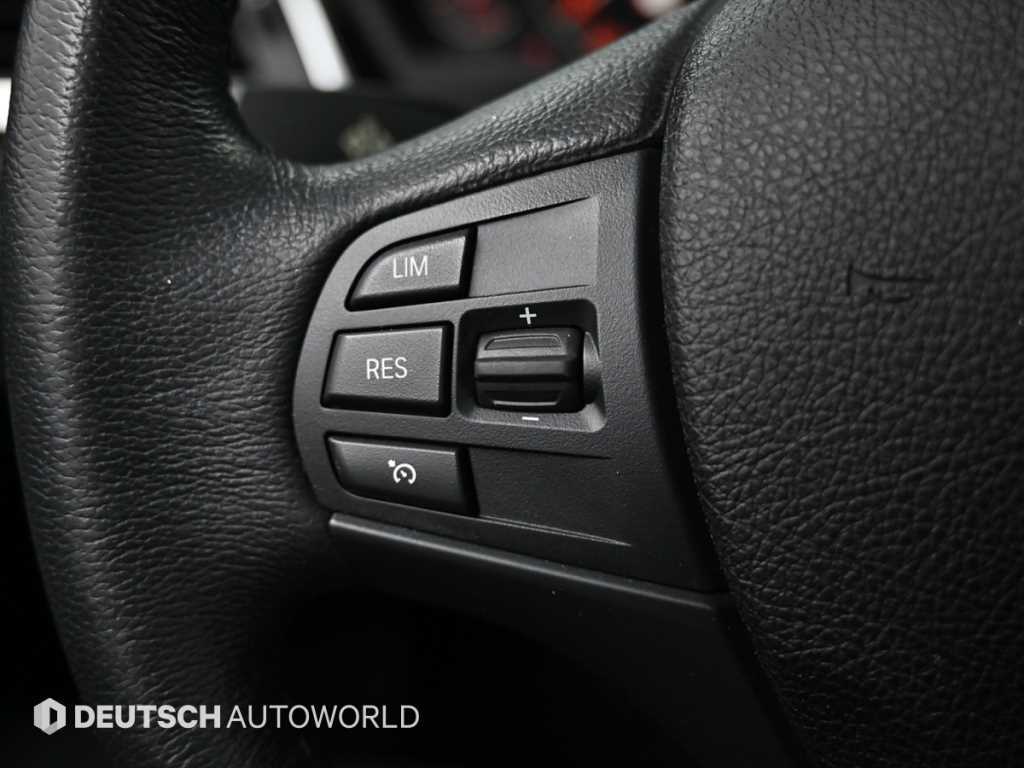 BMW 3-Series — photo 16