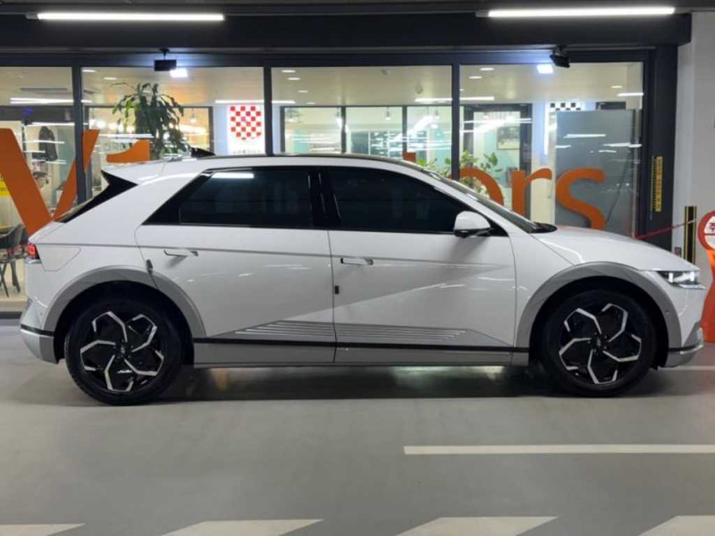 Hyundai Ioniq5 — photo 03