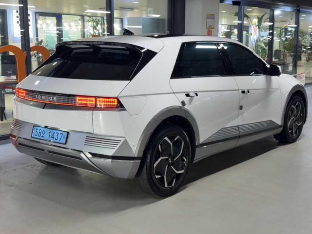 Hyundai Ioniq5 — photo 04