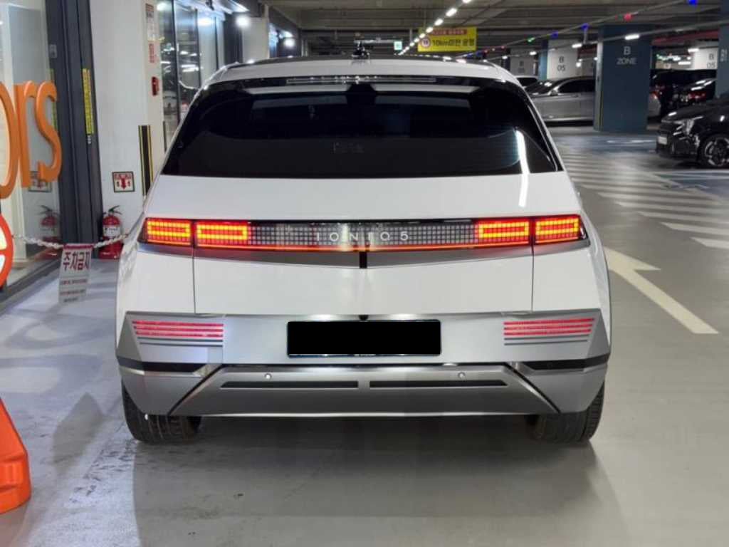 Hyundai Ioniq5 — photo 05