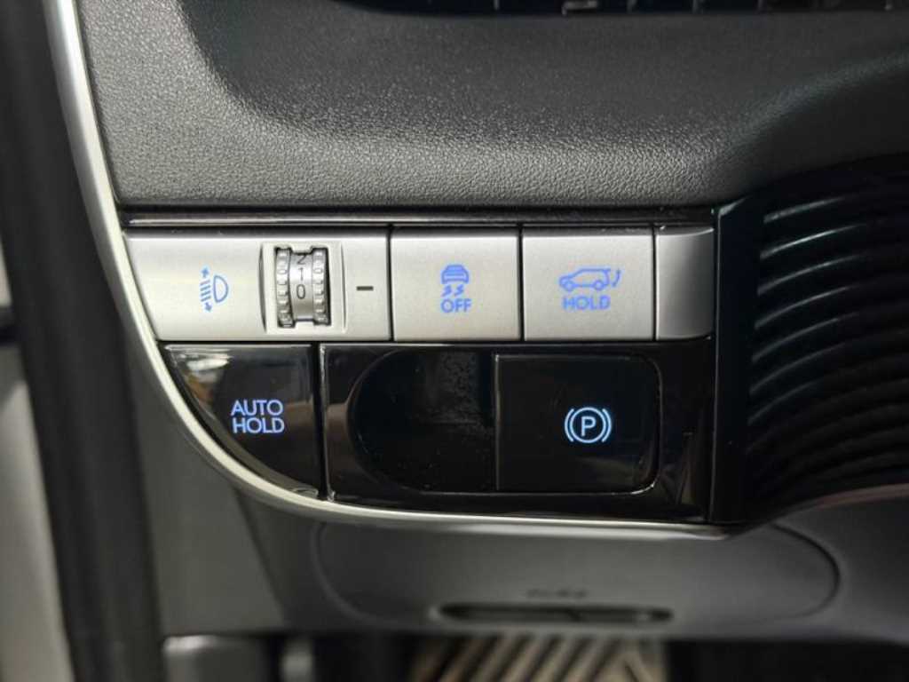 Hyundai Ioniq5 — photo 14