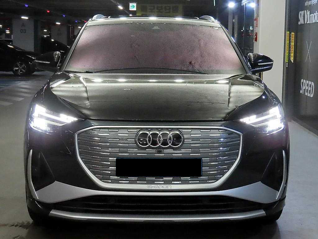 Audi Q4 e-tron — photo 02