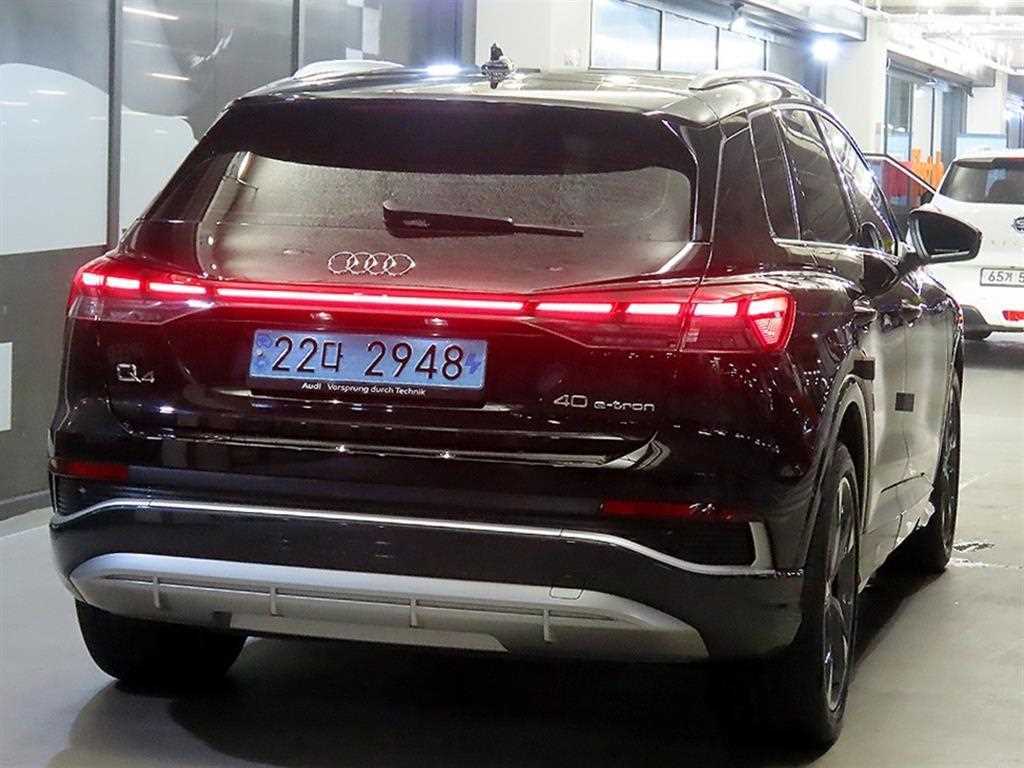 Audi Q4 e-tron — photo 04