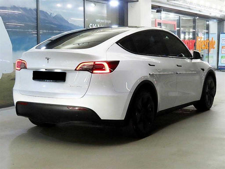 Tesla Model Y — photo 04
