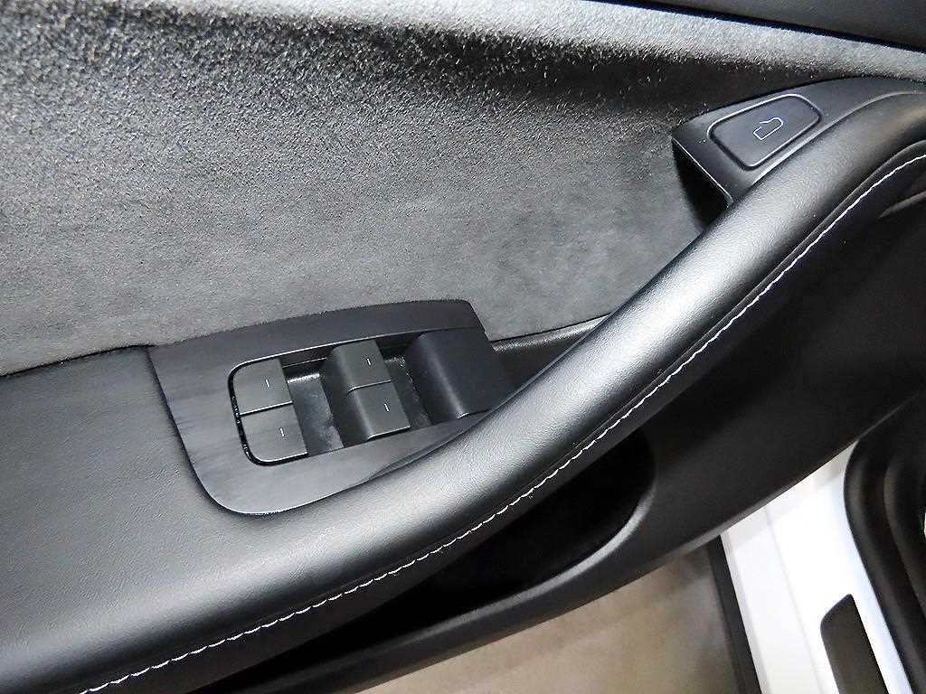 Tesla Model Y — photo 13