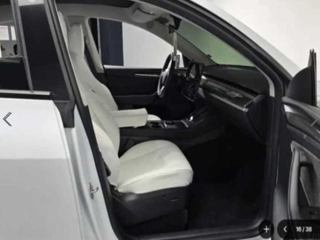 Tesla Model Y — photo 20