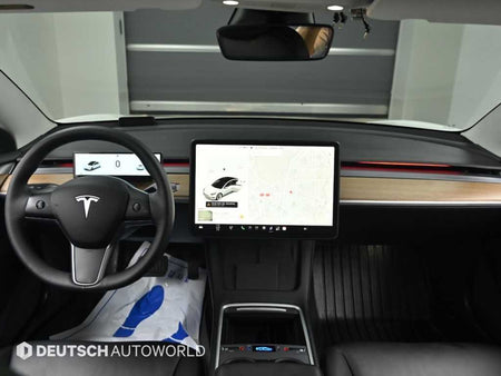 Tesla Model 3 — photo 07