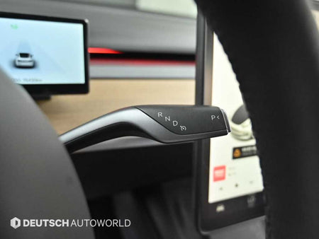 Tesla Model 3 — photo 09