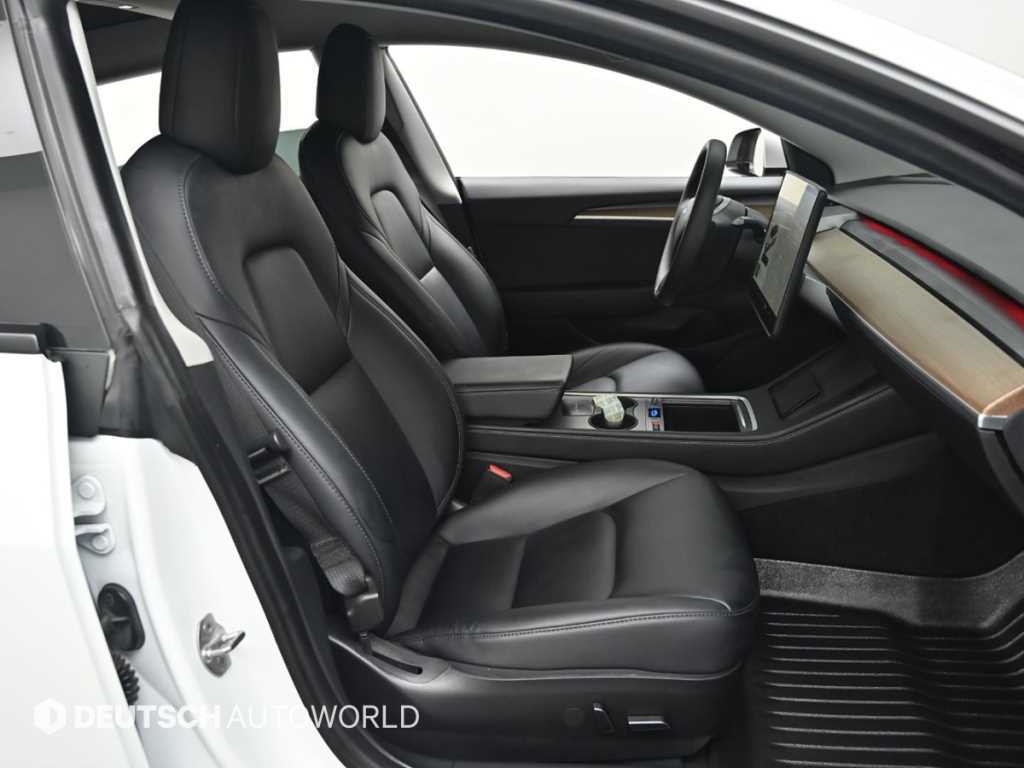 Tesla Model 3 — photo 10