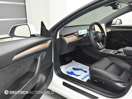 Tesla Model 3 — photo 11
