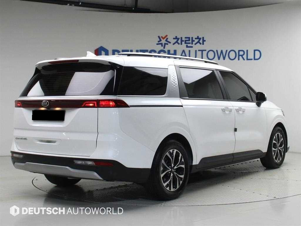 Kia Carnival — photo 02
