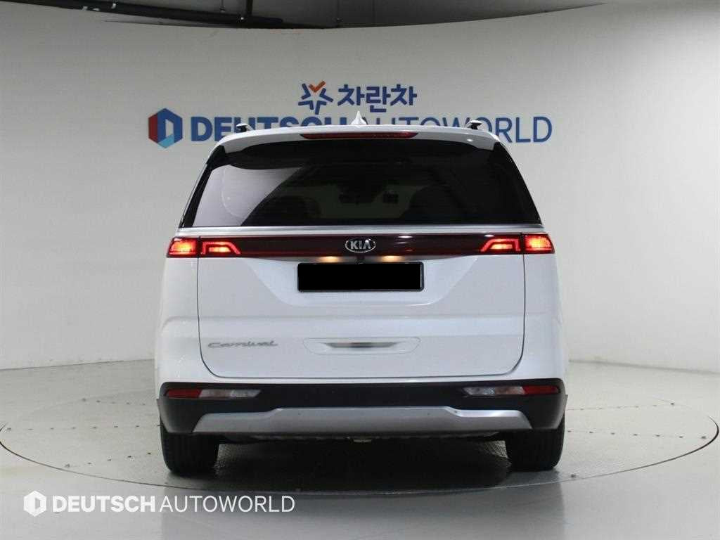 Kia Carnival — photo 04