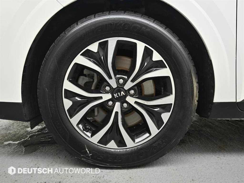 Kia Carnival — photo 05