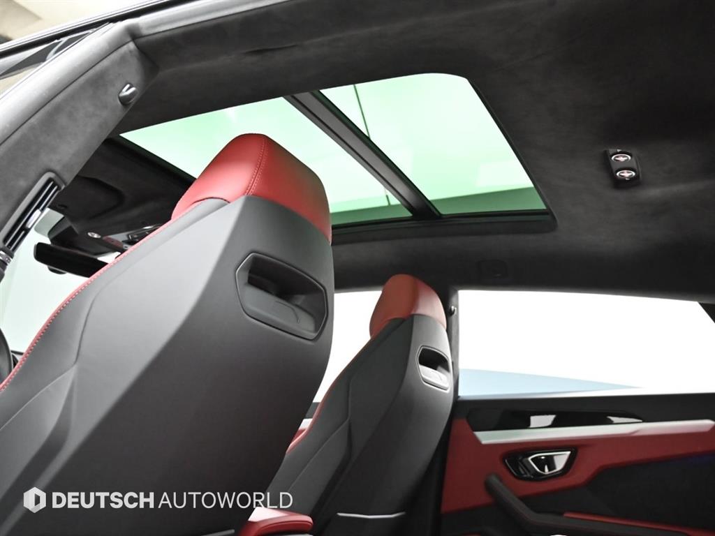 Lamborghini Urus — photo 18