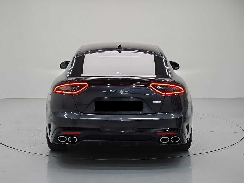 Kia Stinger — photo 03