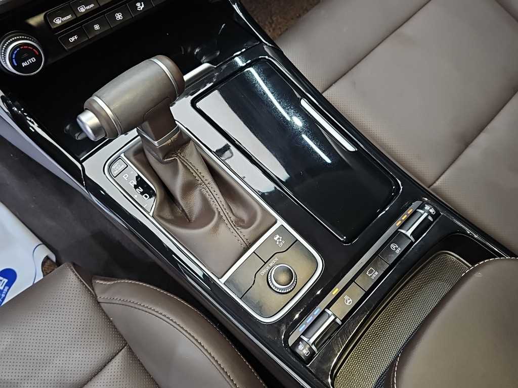 Kia Stinger — photo 08