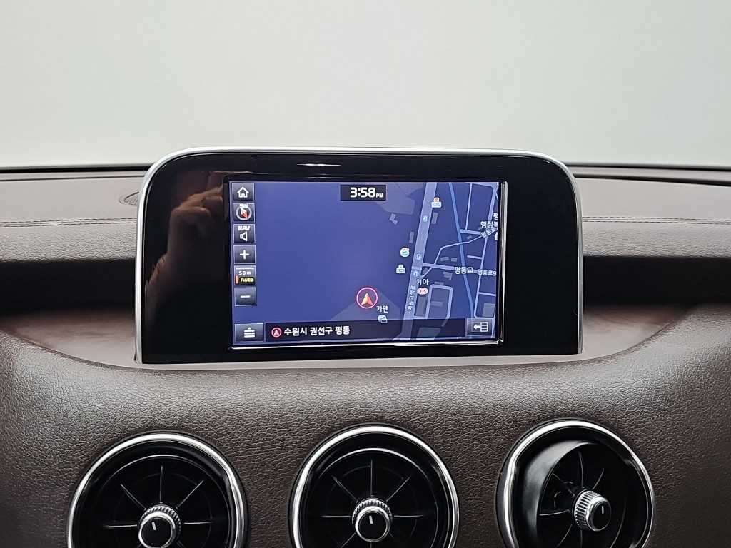 Kia Stinger — photo 13